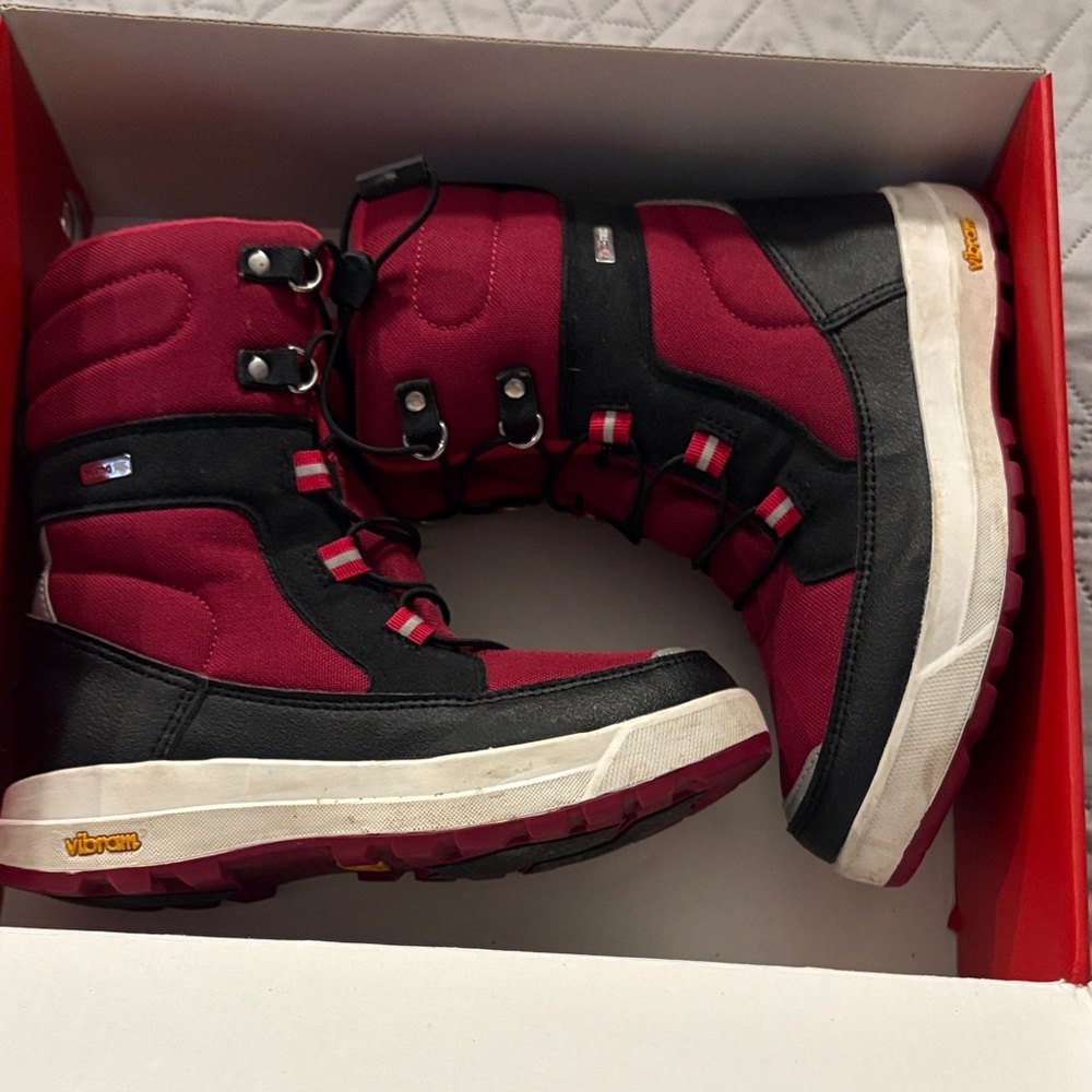 Kids Winter Snow Boot in Burgundy and Black with Vibram Sole